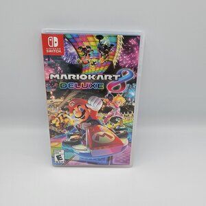 Mario Kart 8 Deluxe Nintendo Switch Complete Game with Case. Excellent Condition